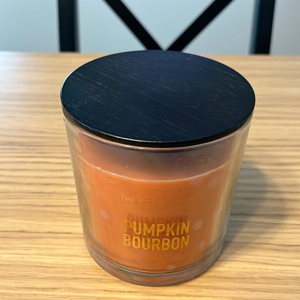 Chesapeake Bay Double Wick Candle. Pumpkin Bourbon.